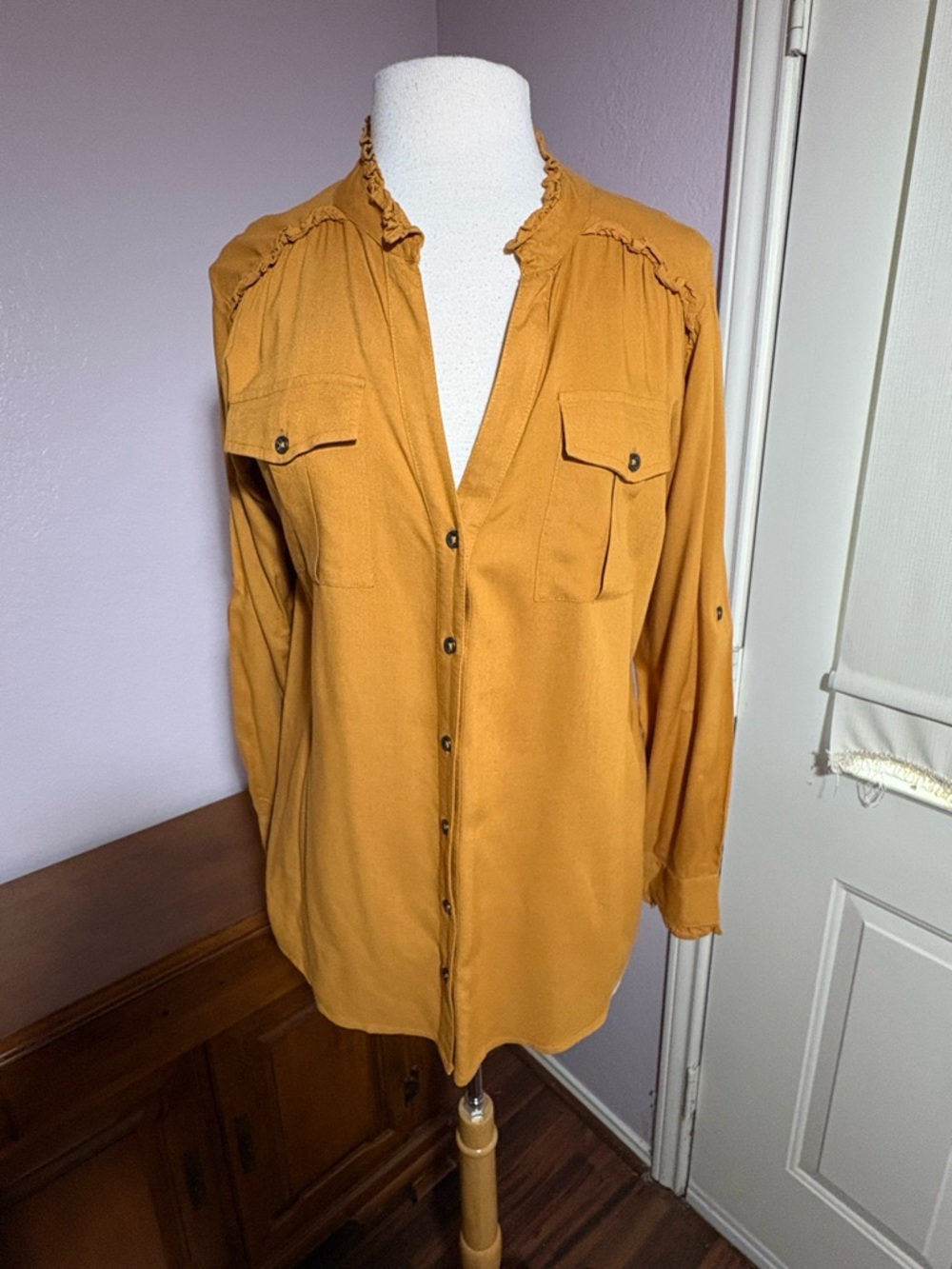 Sundance Gold Button-Front Long Sleeve Blouse Size M